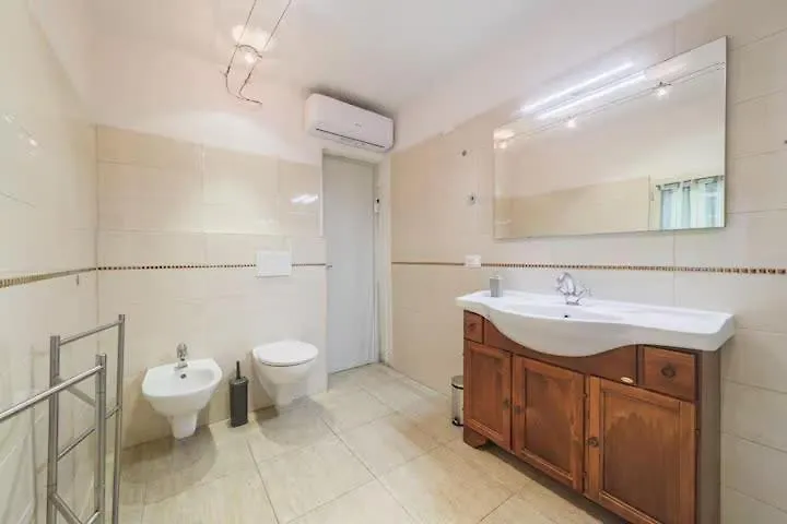 Before Making A Request Read My Profil Host At Bottom Of Page # New! Flat In Historical Center Florence